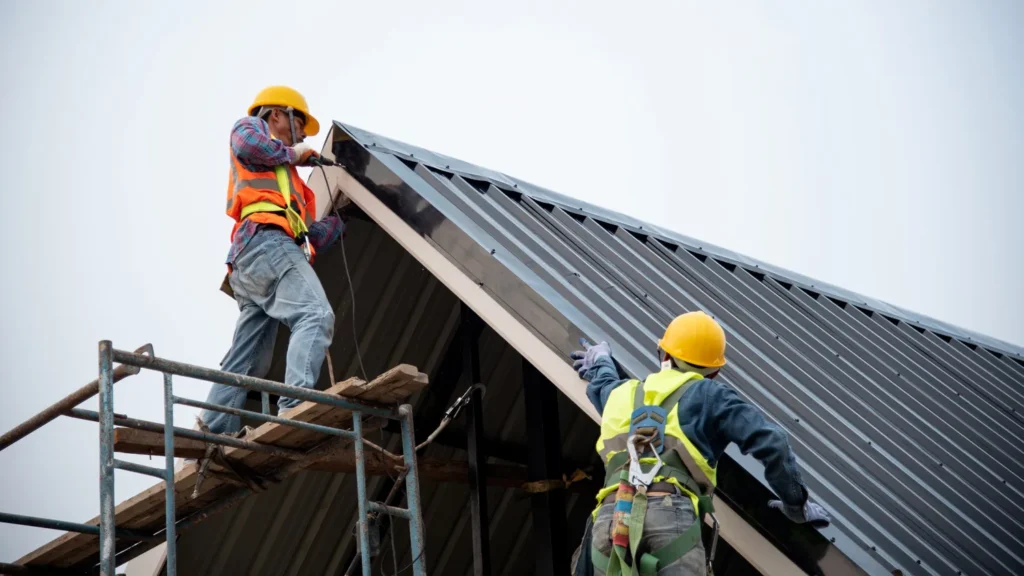 A team of experts is installing roof in Austin, TX